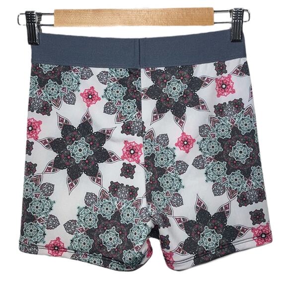 Onzie Flow Bike Shorts Color: Boho Love Print Woman's size Small/medium #285 - Picture 4 of 15